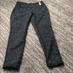 ZELLA CROP LEGGINGS